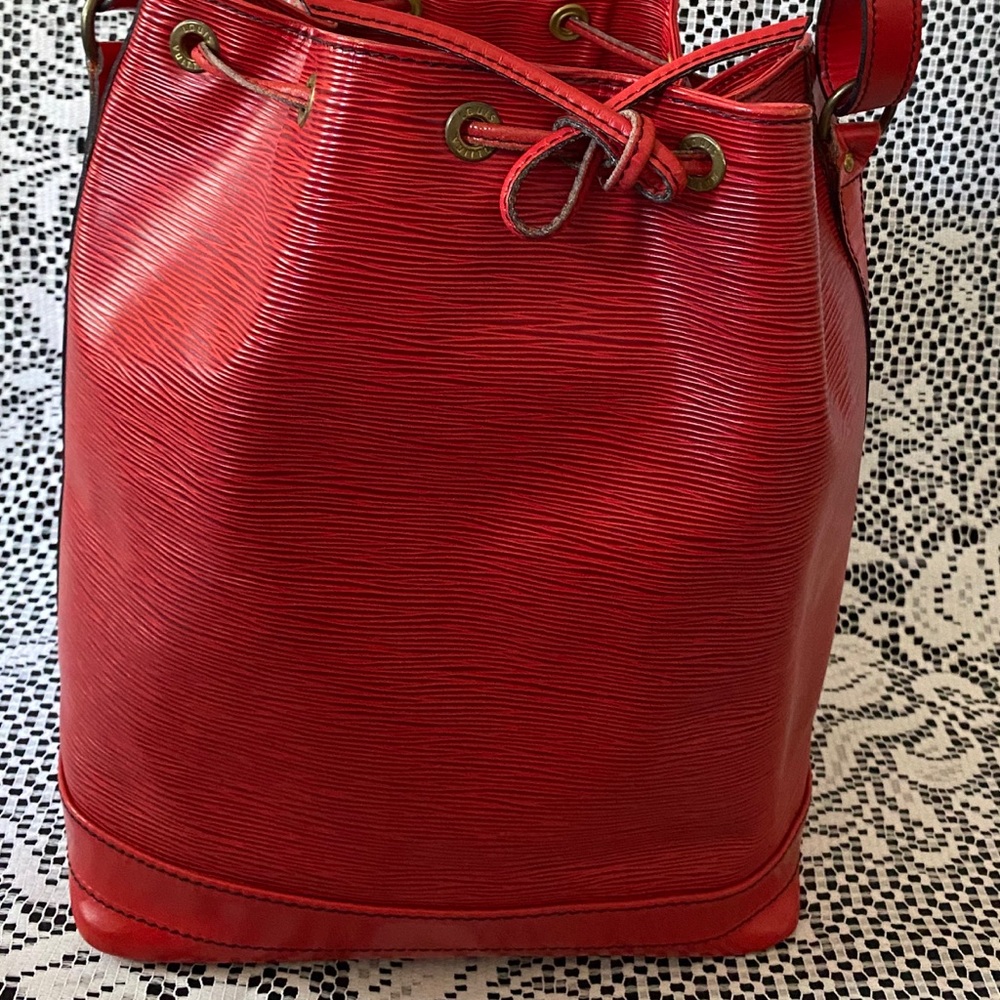 AUTHENTIC LOUIS VUITTON NEO EPI RED